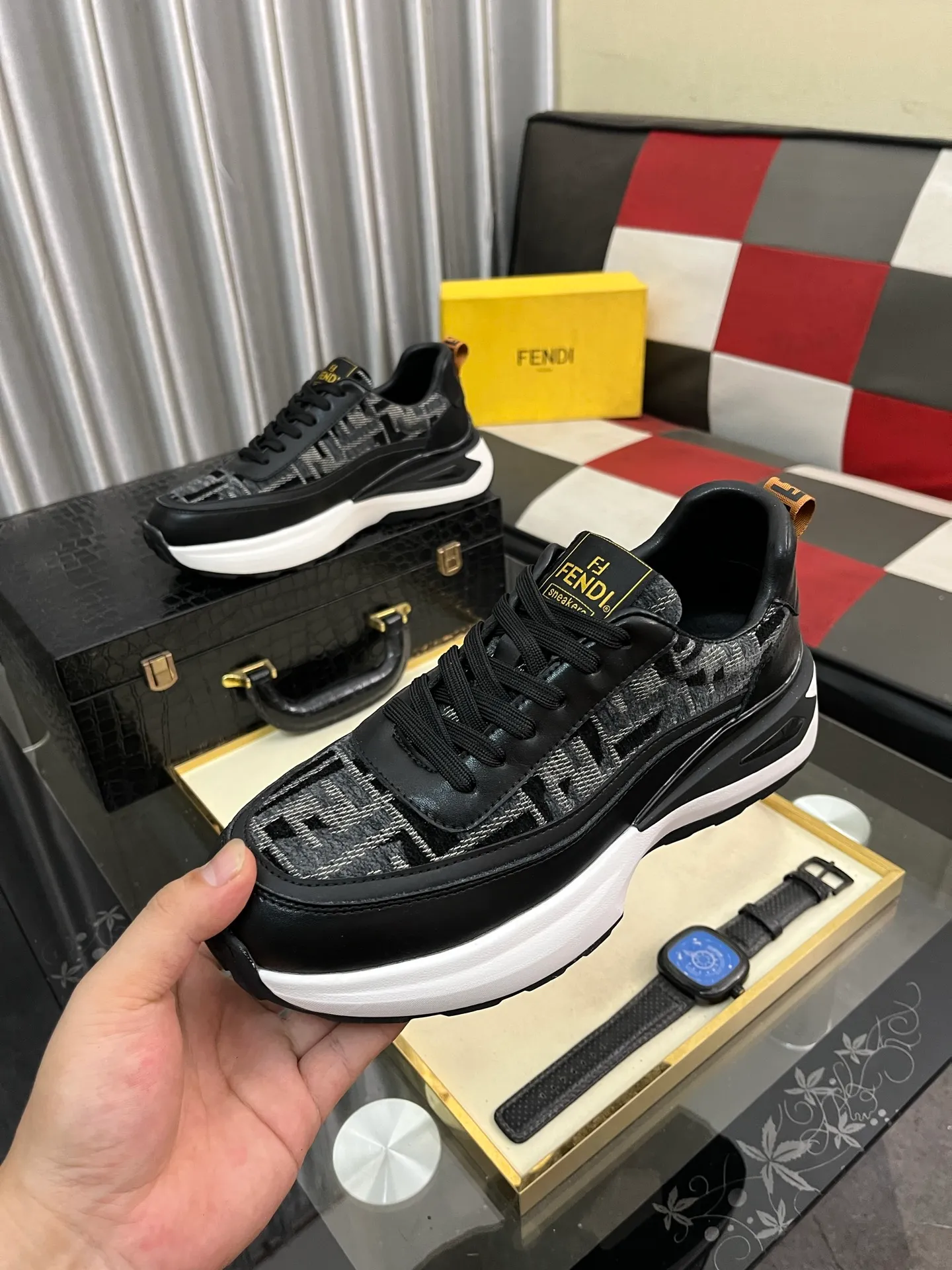 Men's shoes💰458⌚️⌚️[FENDI-FENDI] Classic men's casual shoes🔥New product nowadays, made of cowhide + breathable fabric, comfortable pigskin lining. The perfect last shape and generous and fashionable design have attracted the favor of many consumers. 🔥Number of sizes: 38-444️⃣Colors available